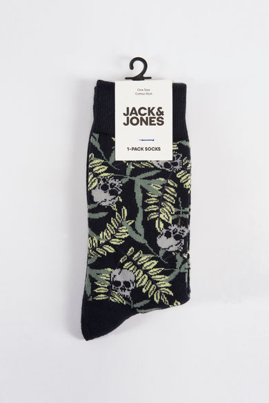Chaussettes noires d'ACCESSORIES BY JACK & JONES, avec des têtes de mort et un motif de feuille.