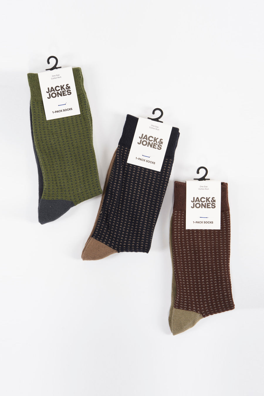 Drie paar Jack & Jones sokken met patroon en merklabel op een witte achtergrond.
