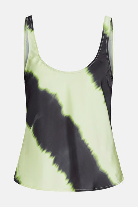Blouse sans manches verte de JJXX, avec un motif tie-dye abstrait en vert foncé et vert clair.