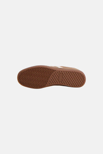 Baskets beiges de ACCESSORIES BY JACK & JONES, avec semelle marron à motif chevrons.