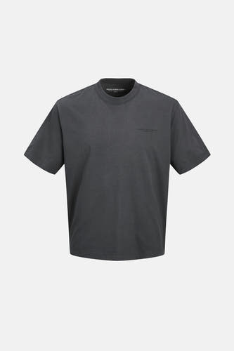 T-shirt gris à manches courtes de CORE BY JACK & JONES, avec un imprimé texte discret sur la poitrine.