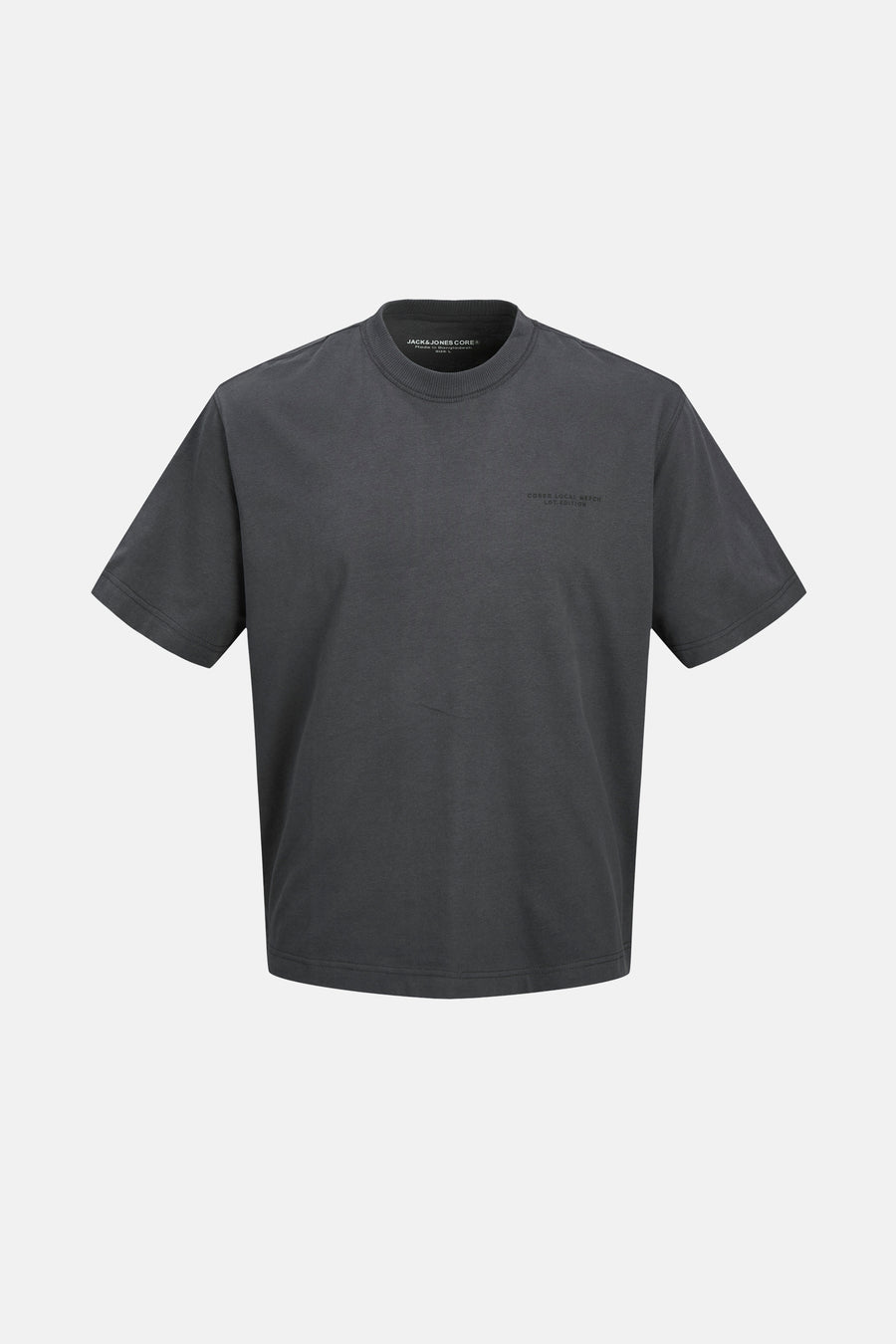T-shirt gris à manches courtes de CORE BY JACK & JONES, avec un imprimé texte discret sur la poitrine.