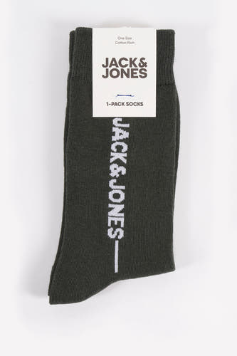 Chaussettes vertes d'ACCESSORIES BY JACK & JONES, avec le nom de marque blanc, couleur unie et texture subtile.