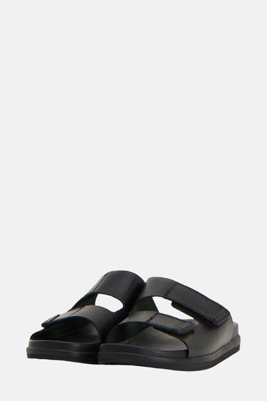 Chaussons noirs d'ACCESSORIES BY JACK & JONES, avec des laces ajustables et une semelle plate.