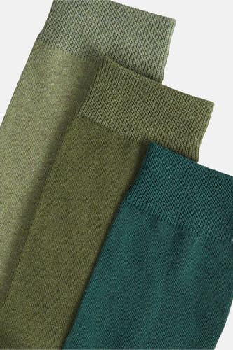 Chaussettes vertes multipack d'ACCESSORIES BY JACK & JONES, avec différentes teintes et une texture côtelée.