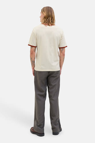 T-shirt écru à manches courtes d'ORIGINALS BY JACK & JONES, avec finition marron au col et aux manches, dos.