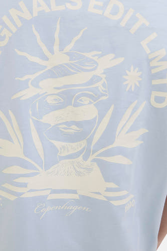 T-shirt bleu à manches courtes d'ORIGINALS BY JACK & JONES, avec une impression graphique d'un visage et du texte 'Copenhagen 1990'.