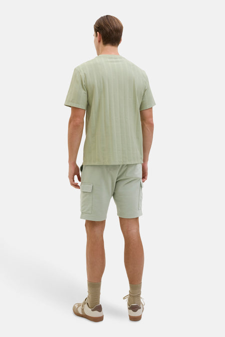 T-shirt vert avec manches courtes de JJREBEL, avec des rayures verticales subtiles et une coupe décontractée, vu de l'arrière.