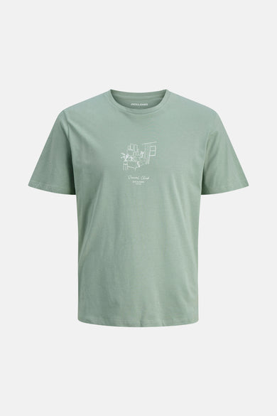 Lichtgroen Jack & Jones T-shirt met Social Club print op een witte achtergrond.
