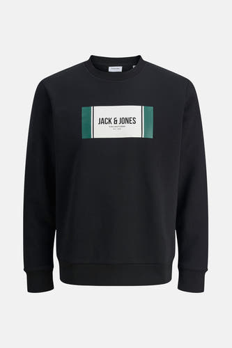 Gilet noir de CORE BY JACK & JONES, avec un logo de marque rectangulaire sur la poitrine.