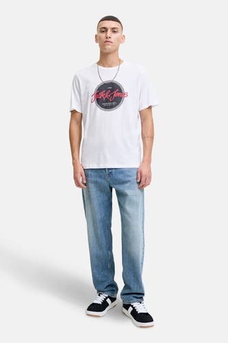 T-shirt blanc à manches courtes d'ORIGINALS BY JACK & JONES, avec un col rond et une impression graphique sur la poitrine.