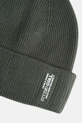 Casquette verte d'ACCESSORIES BY JACK & JONES, avec une texture rayée et une impression de logo.