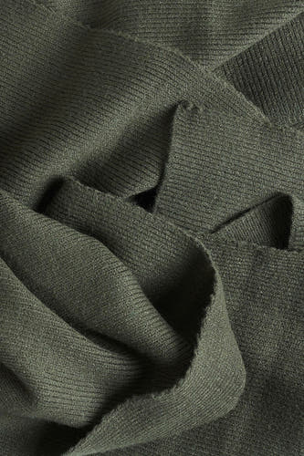 Manteau d'hiver vert ACCESS ACCESSORIES BY JACK & J, texture avec une texture texturée et des plis pliés.