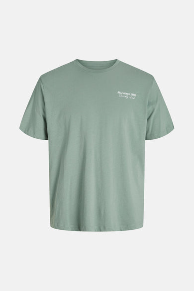 T-shirt vert avec manches courtes d'ORIGINALS par JACK & JONES, avec du texte blanc sur le dos.