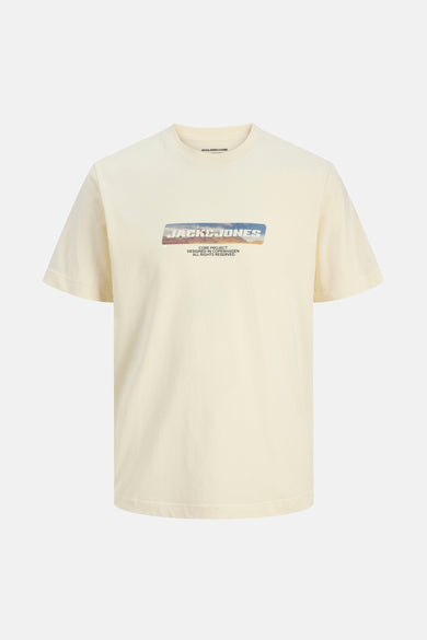 T-shirt jaune à manches courtes de CORE by JACK & JONES, avec une impression graphique sur la poitrine.
