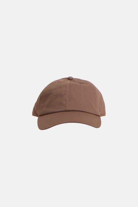 Casquette marron de ACCESSORIES BY JACK & JONES, design uni avec visière incurvée.