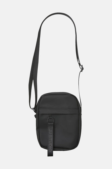 Zwarte schoudertas van ACCESSORIES BY JACK & JONES, met een verstelbare band en een logo-detail.