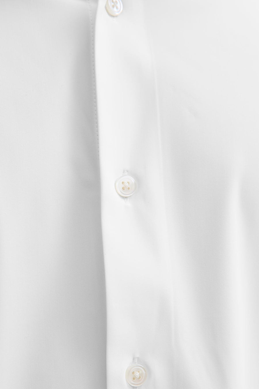 Chemise blanche de PREMIUM by JACK & JONES, avec fermeture boutonnée sur le devant.