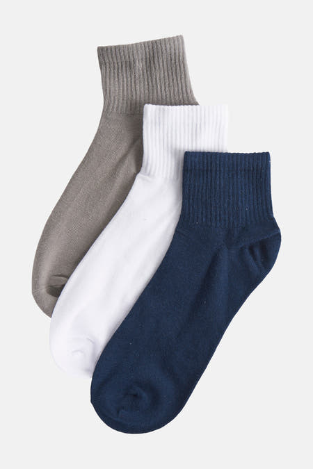 Chaussettes multipack dans plusieurs couleurs d'ACCESSORIES BY JACK & JONES, emballées avec un étiquette en papier.