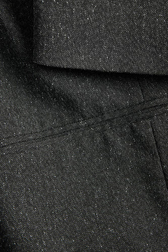 Blazer gris de JJXX, avec une subtile texture et un revers classique, gros plan.