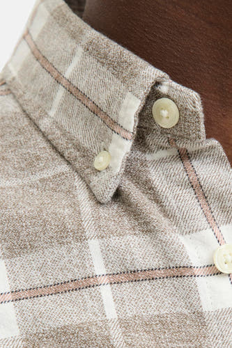 Beige, chemise à longues manches de PREMIUM BLUE par JACK & JONES, avec un motif à carreaux et des boutons visibles.