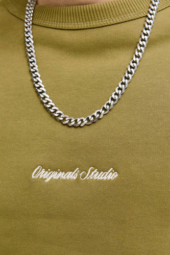 Pull-over vert de d'SS BY JACK & JONES, avec logo logo brodé "Originals Studio" et une chaîne couleur argent.