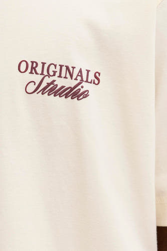 T-shirt écru à manches courtes de ORIGINALS BY JACK & JONES, avec texte brodé sur le devant.