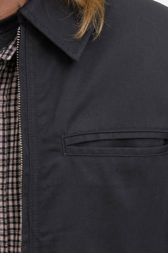 Manteau court noir d'ORIGINALS BY JACK & JONES, avec poche visible et col montant à fermeture éclair.