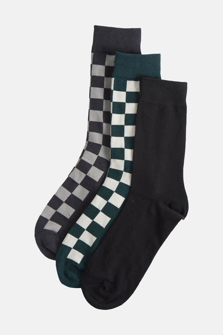 Chaussettes multicolores d'ACCESSORIES BY JACK & JONES, avec un motif à carreaux et noir uni.