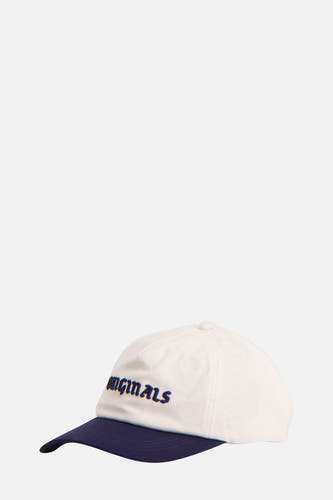 Casquette bleue d'ACCESSORIES BY JACK & JONES, en tissu blanc avec un texte brodé.