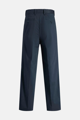 Blauwe chino van JACK & JONES JEANS INTELLIGENCE, gezien vanaf de achterkant, met zakken en riemlussen.
