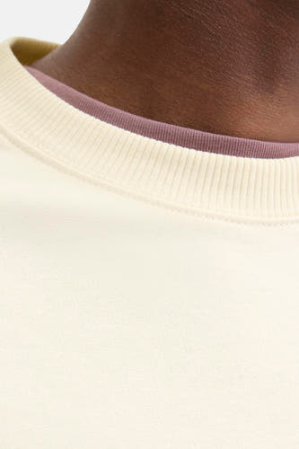 Gilet beige d'ORIGINALS BY JACK & JONES, avec un col rond et des détails côtelés.