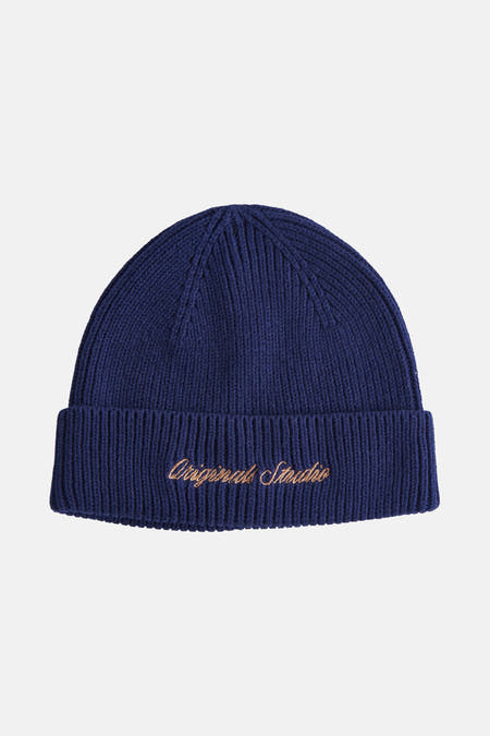 Casquette bleue d'ACCESSORIES BY JACK & JONES avec une texture finement tricotée et du broderie sur le bord.
