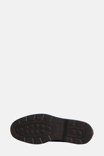 Chaussure noire de ACCESSORIES BY JACK & JONES avec un profil circulaire.