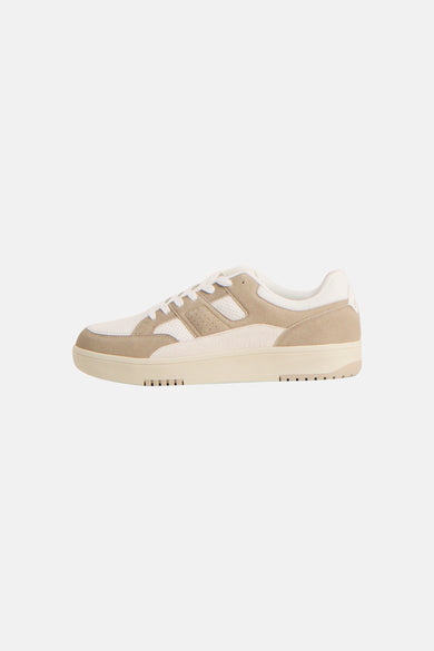 Beige sneakers van ACCESSORIES BY JACK & JONES, met witte accenten en een crèmekleurige zool.