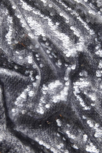 Vêtement gris à manches courtes de JJXX, recouvert de paillettes argentées et d'une texture froissée.