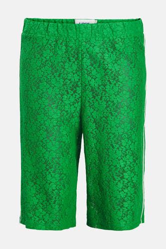 Short vert de JJXX, avec un motif floral sur les bords et une bande blanche sur le côté.
