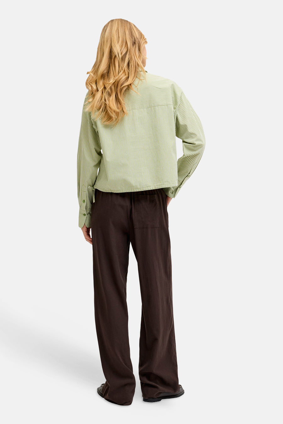Pantalon marron JJXX, à jambes larges, avec taille élastique, vu de dos.
