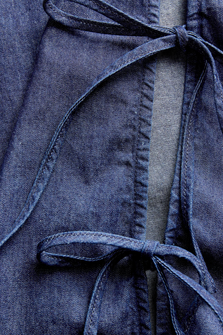 Chemise en jean bleu foncé de JJXX avec boutons et coutures apparentes.