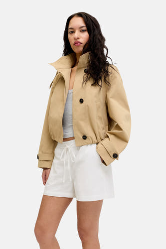 Short blanc JJXX avec cordon de serrage et texture subtile, porté par un mannequin.