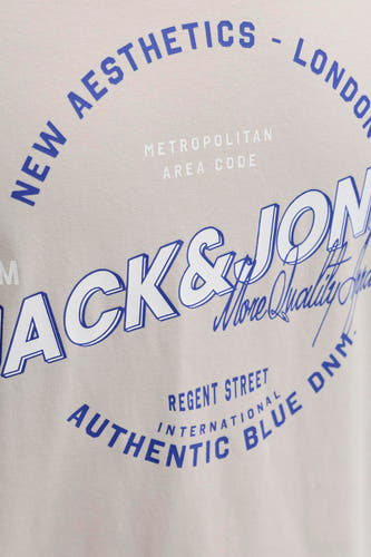 T-shirt beige à manches courtes d'ORIGINALS par JACK & JONES, avec une impression de logo ronde en bleu.
