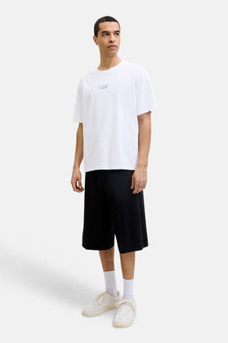 Wit T-shirt van ORIGINALS BY JACK & JONES met korte mouwen, ronde hals en donkere tekstprint op de borst.
