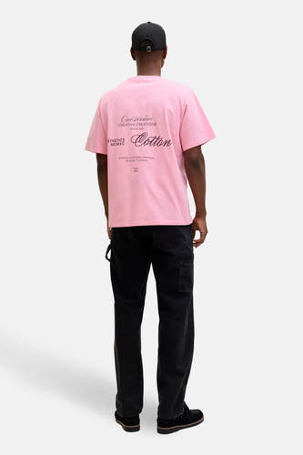 T-shirt rose à manches courtes d'Originals by Jack & Jones, avec une impression noire sur le dos.