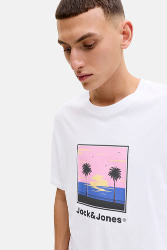 T-shirt blanc à manches courtes de ORIGINALS BY JACK & JONES, avec imprimé palmiers et logo.