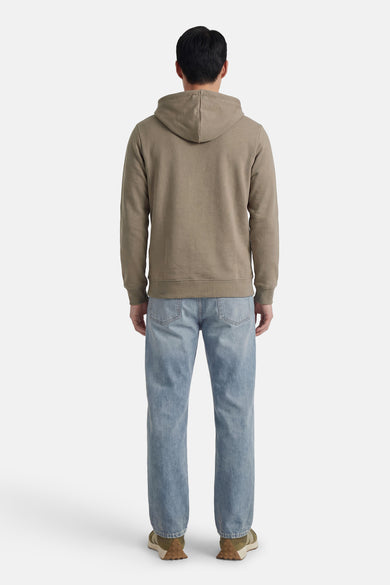 Sweat à capuche ORIGINALS BY JACK & JONES, manches longues et jean bleu.