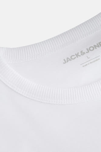 T-shirt blanc à manches longues d'ORIGINALS BY JACK & JONES, avec le texte bleu "JACK&JONES ARCHIVE" imprimé dessus.