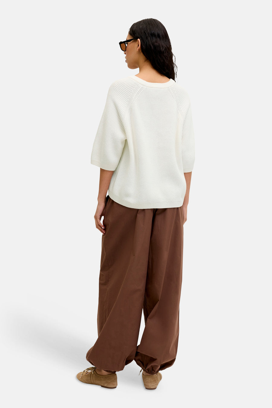 Pull blanc à col rond de JJXX, coupe décontractée et manches courtes.