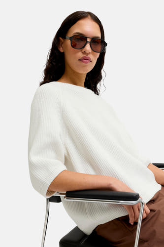 Pull blanc à col rond de JJXX, avec une texture en maille fine et des manches trois-quarts.