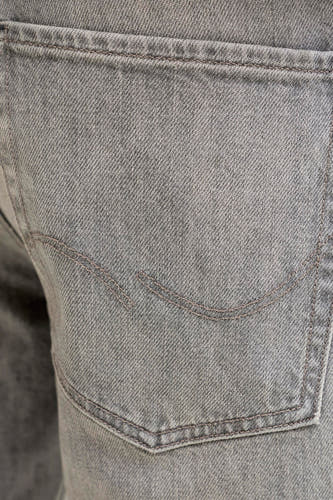 Jean droit gris JACK & JONES JEANS INTELLIGENCE, avec un détail de poche arrière en texture denim.