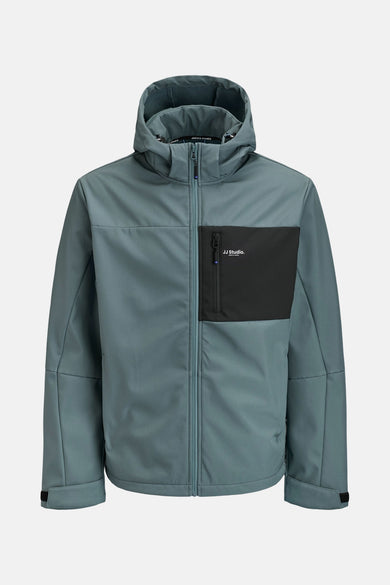Veste courte verte de CORE BY JACK & JONES, avec capuche et poche noire sur la poitrine.